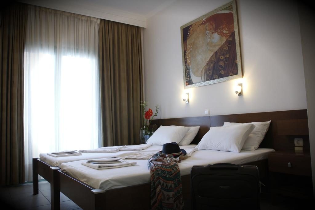 Hotel Kostis 스키아토스 타운 외부 사진