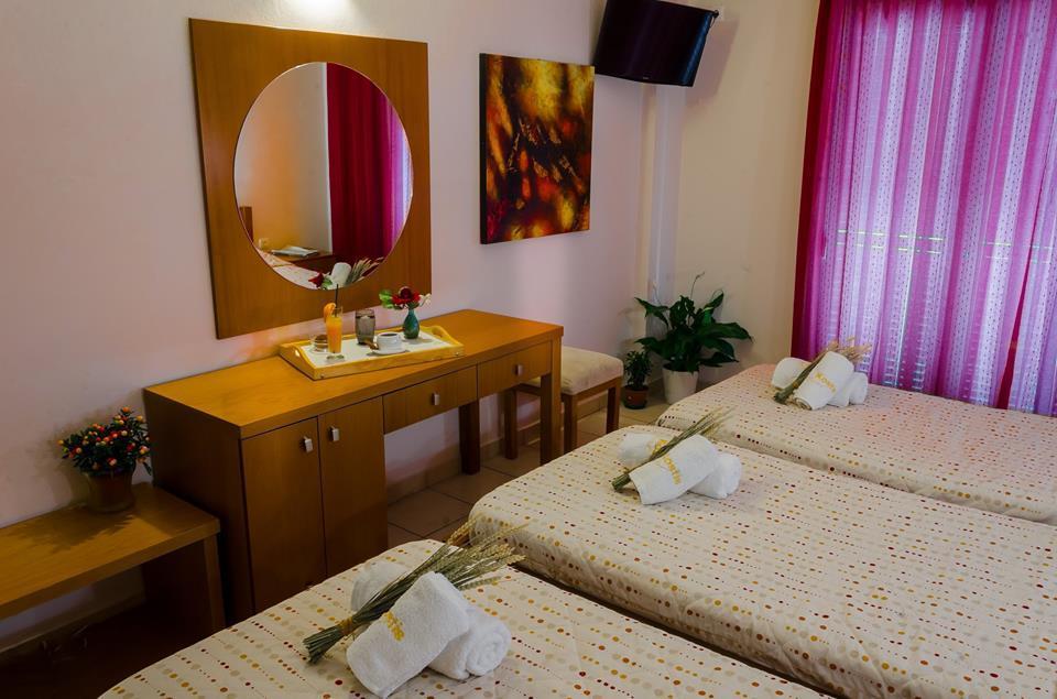 Hotel Kostis 스키아토스 타운 외부 사진