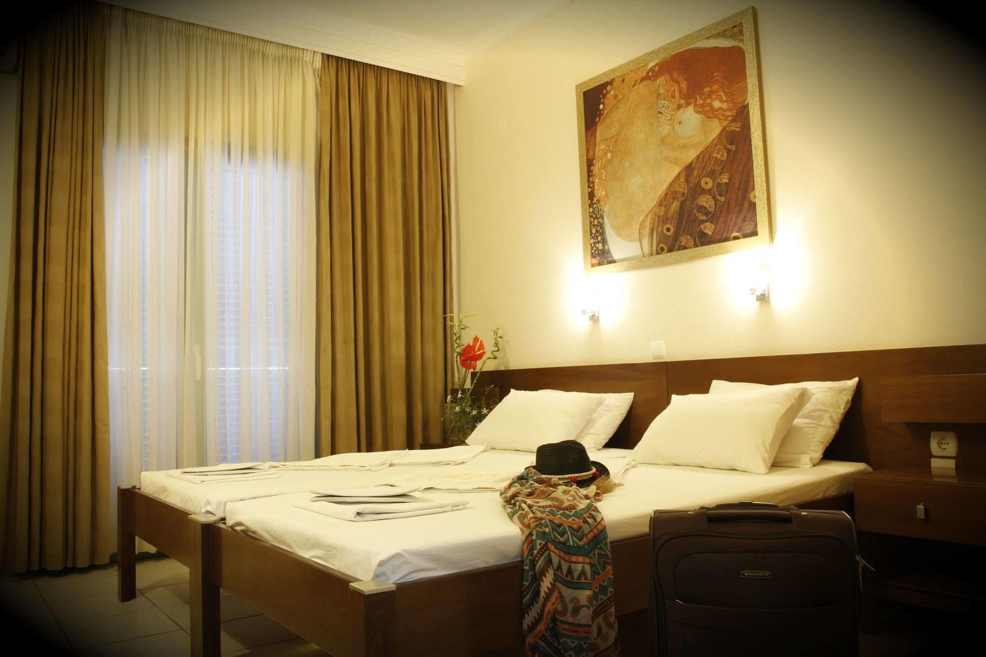 Hotel Kostis 스키아토스 타운 외부 사진